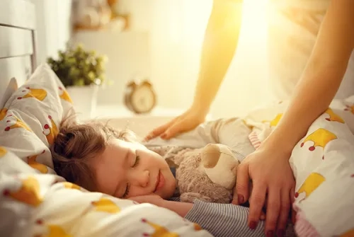 Ist es richtig, mit einem Kind zu schlafen?